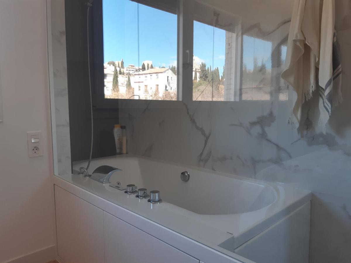 Habitacion Con Bano Privado Y Vistas Apartment Granada Exterior photo